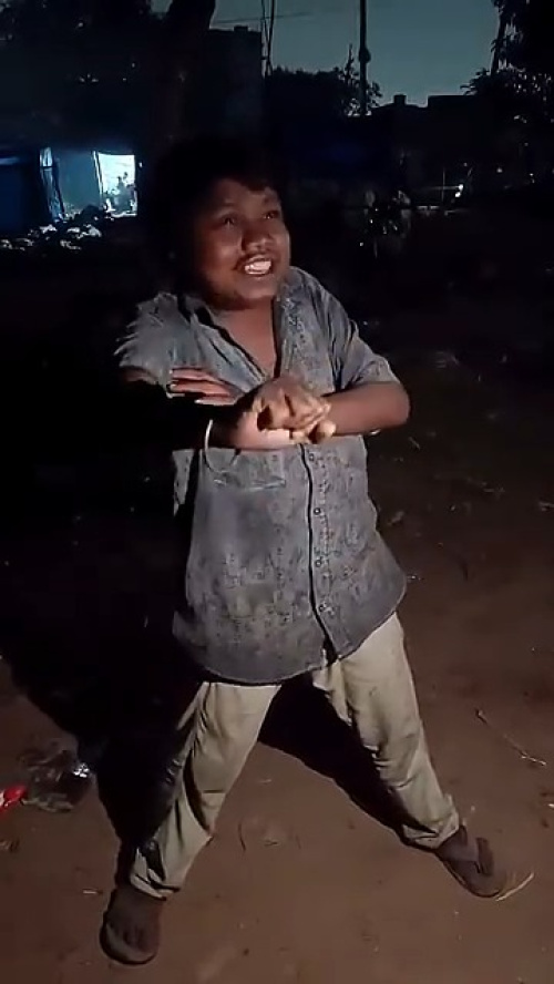 Girish ka gaana sunega? le beta Copyrights Free Meme Download